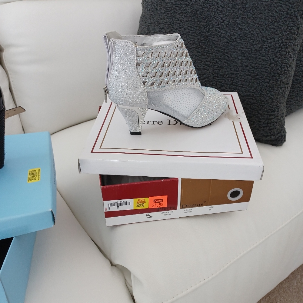 Ladies shoes